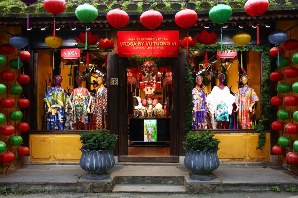 Góc máy may tại Shop Hoa